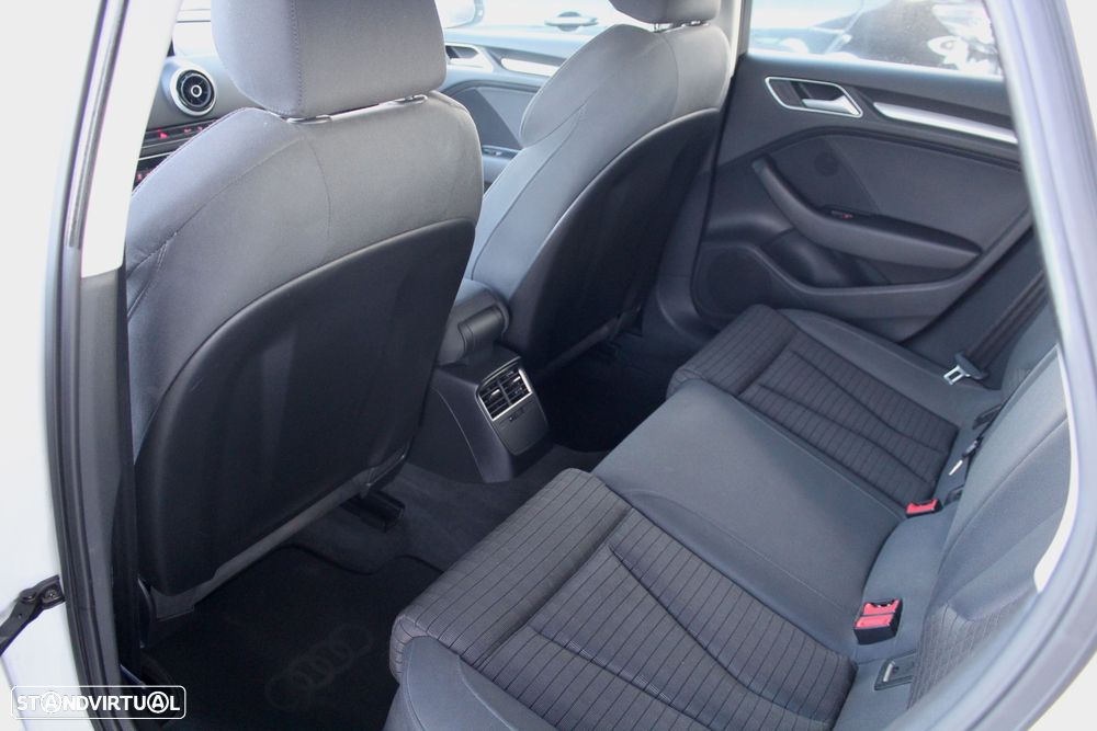 Audi A3 Limousine 1.6 TDI ultra Attraction - 8