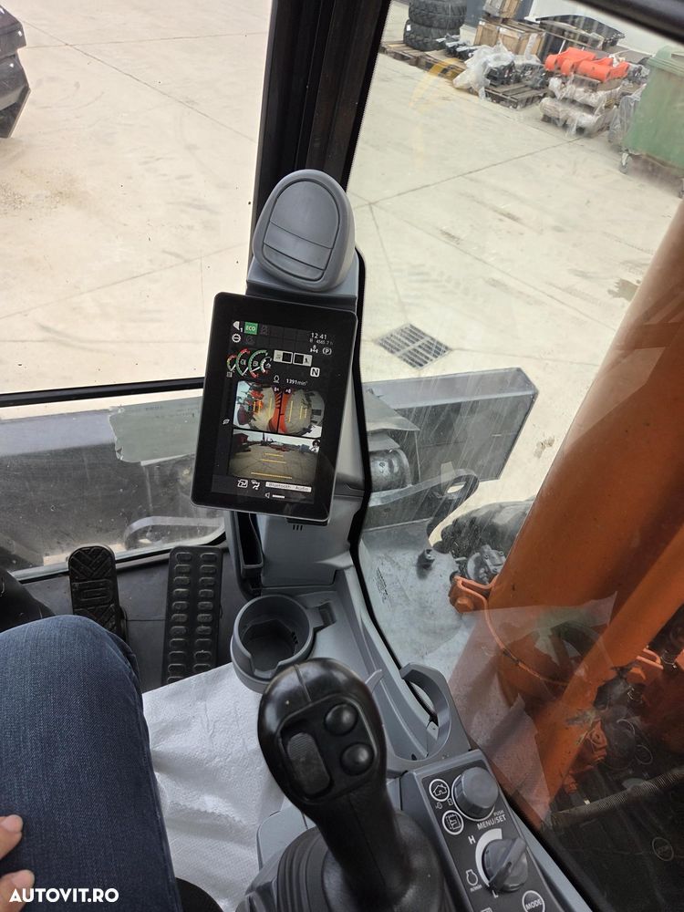 Hitachi PE ROTI, 20t, Cupa NOUA 1,2mc, 2022, 4.565h, LAMA NIVELARE si CALE, inst picon pe brate, consum mediu 7 litri pe ora, Ad sapare 6m, ridica 7 tone, latime 2,49m, Inst picon, camera spate, camere laterale, ULTIMA GENERATIE seria 7,  PROMOTIE-116.900Eur - 5