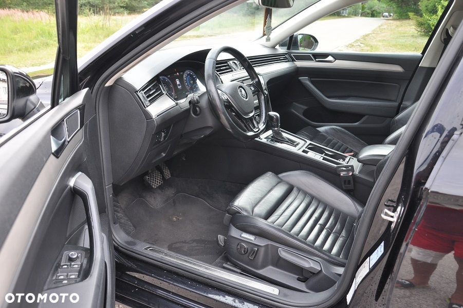 Volkswagen Passat 2.0 TDI Bi-Turbo BMT 4Mot Highline DSG - 14