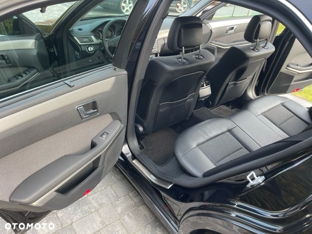Mercedes-Benz Klasa E 250 CDI DPF BlueEFFICIENCY Automatik - 16
