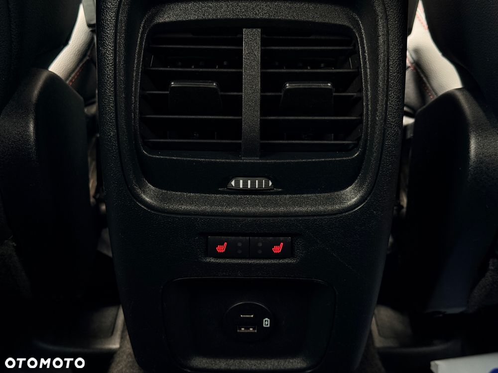 Ford Kuga 2.0 EcoBlue Hybrid ST-LINE - 21