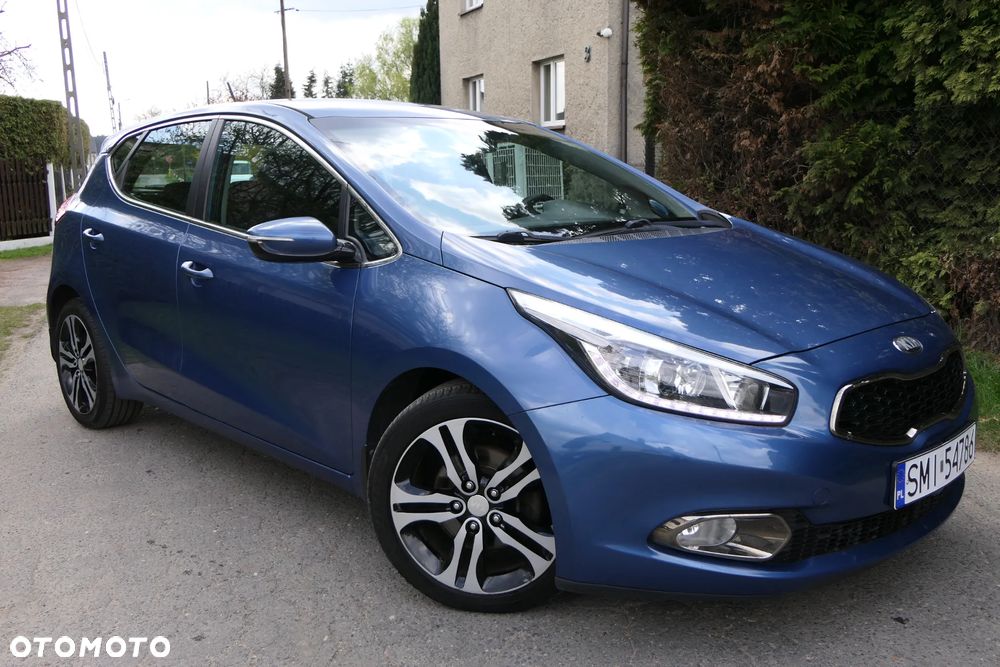 Kia Ceed 1.6 GDI Dream-Team Edition - 12