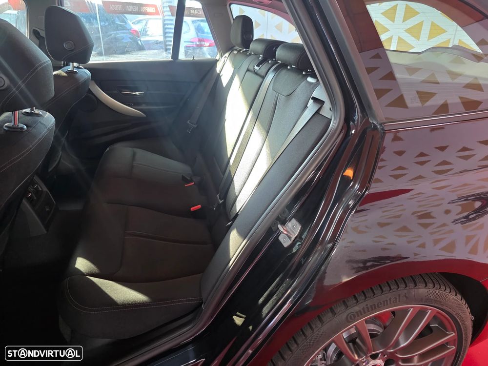 BMW 320 d Touring Aut. Sport Line - 29