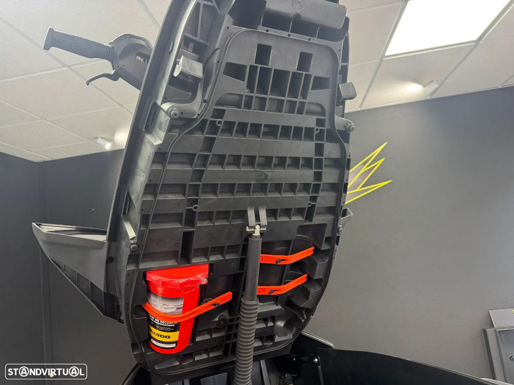Sea-Doo RXT 325 - 25