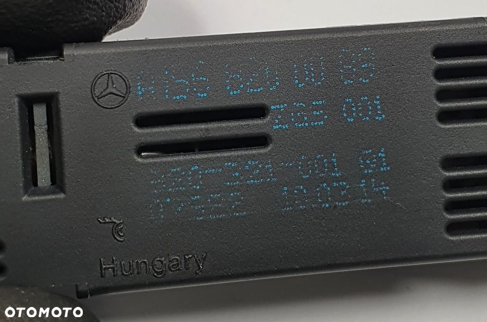 WZMACNIACZ ANTENY MERCEDES W176 A1568200089 - 3