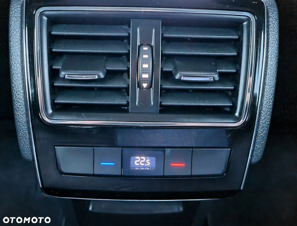 Skoda Superb 2.0 TDI DSG Style - 29