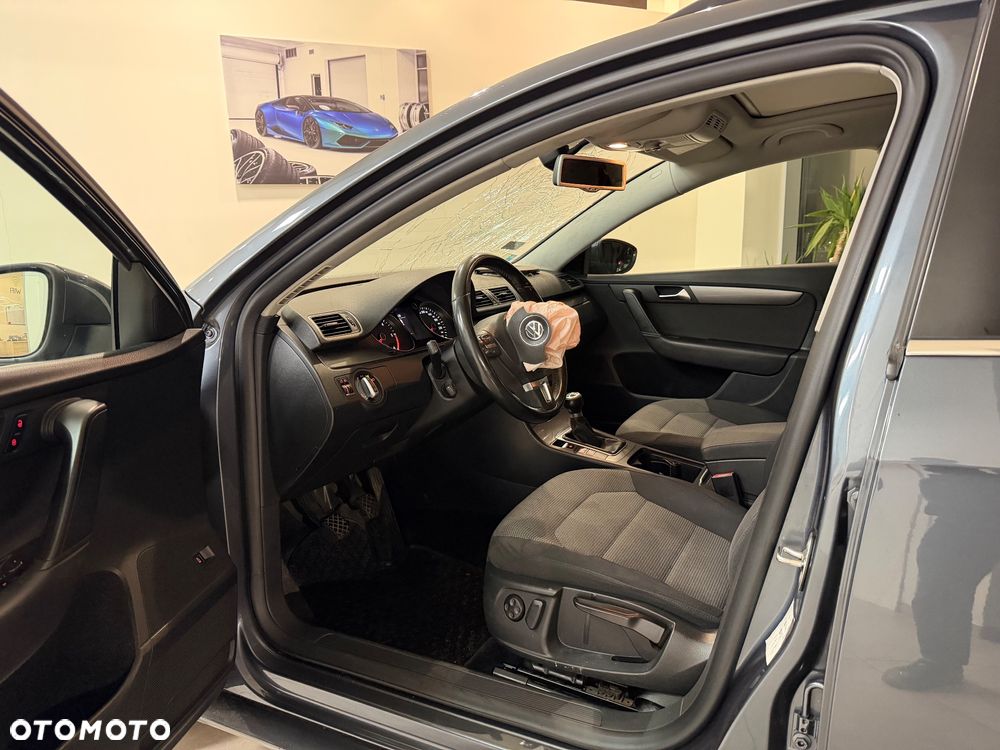 Volkswagen Passat 1.6 TDI BlueMotion Technology Comfortline - 11