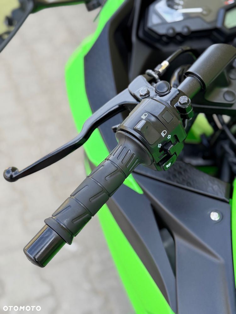 Kawasaki Ninja 300 ABS - 37