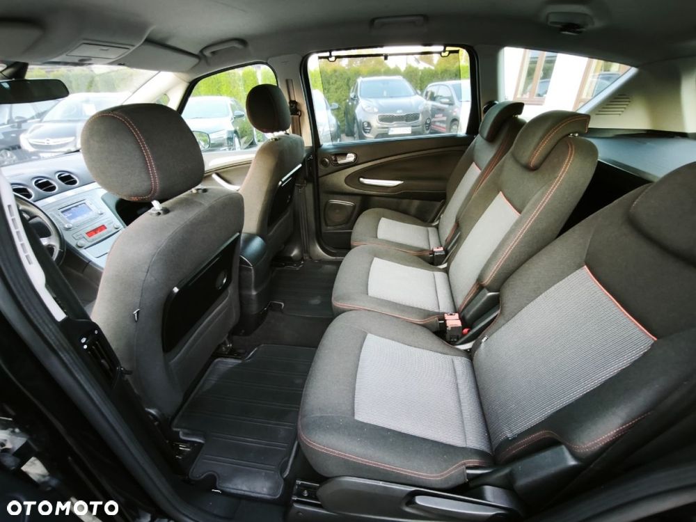 Ford S-Max - 14