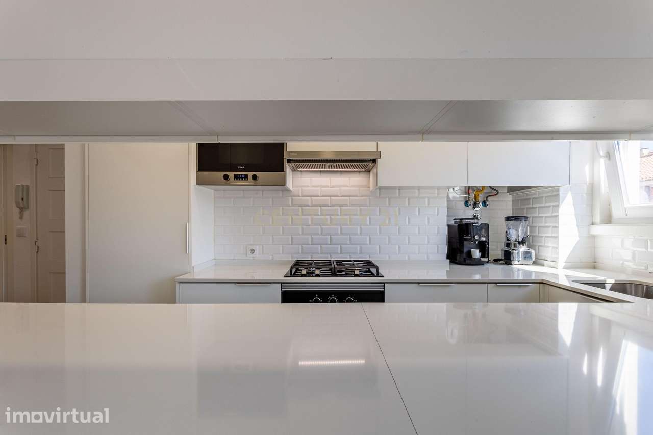 Apartamento T2 transformado em T3 com charme único em Alvalade - Grande imagem: 5/30
