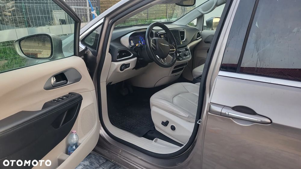 Chrysler Pacifica - 37