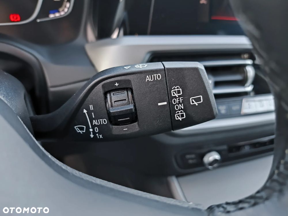 BMW Seria 3 318i - 26
