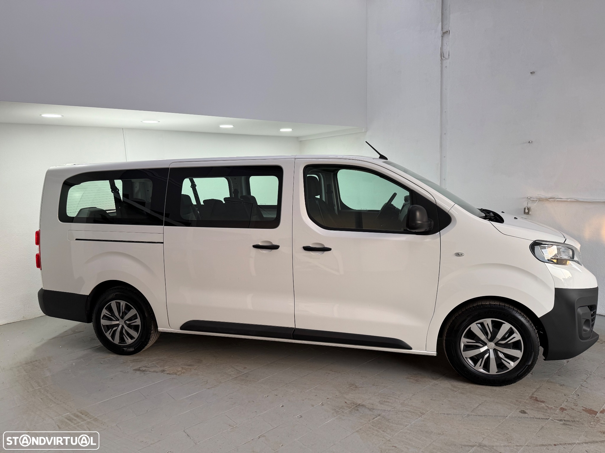 Peugeot Traveller 1.5 BlueHDi L3H1 Active Long - 2