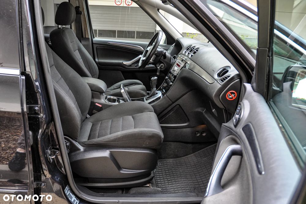 Ford S-Max - 11