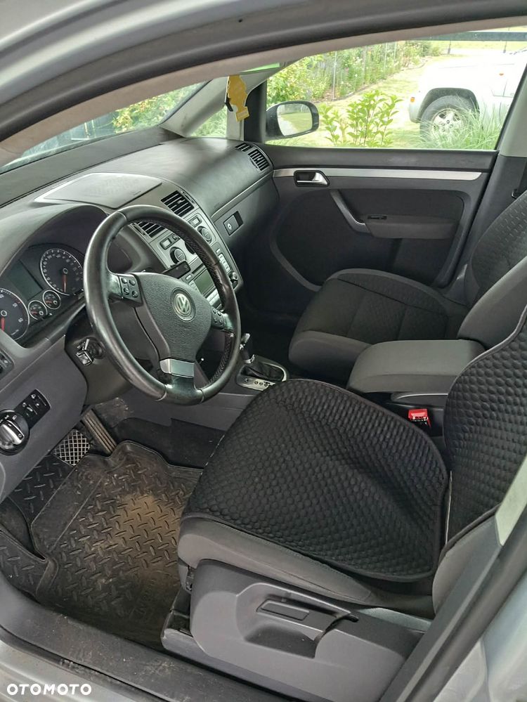 Volkswagen Touran 2.0 TDI DPF Highline DSG - 12