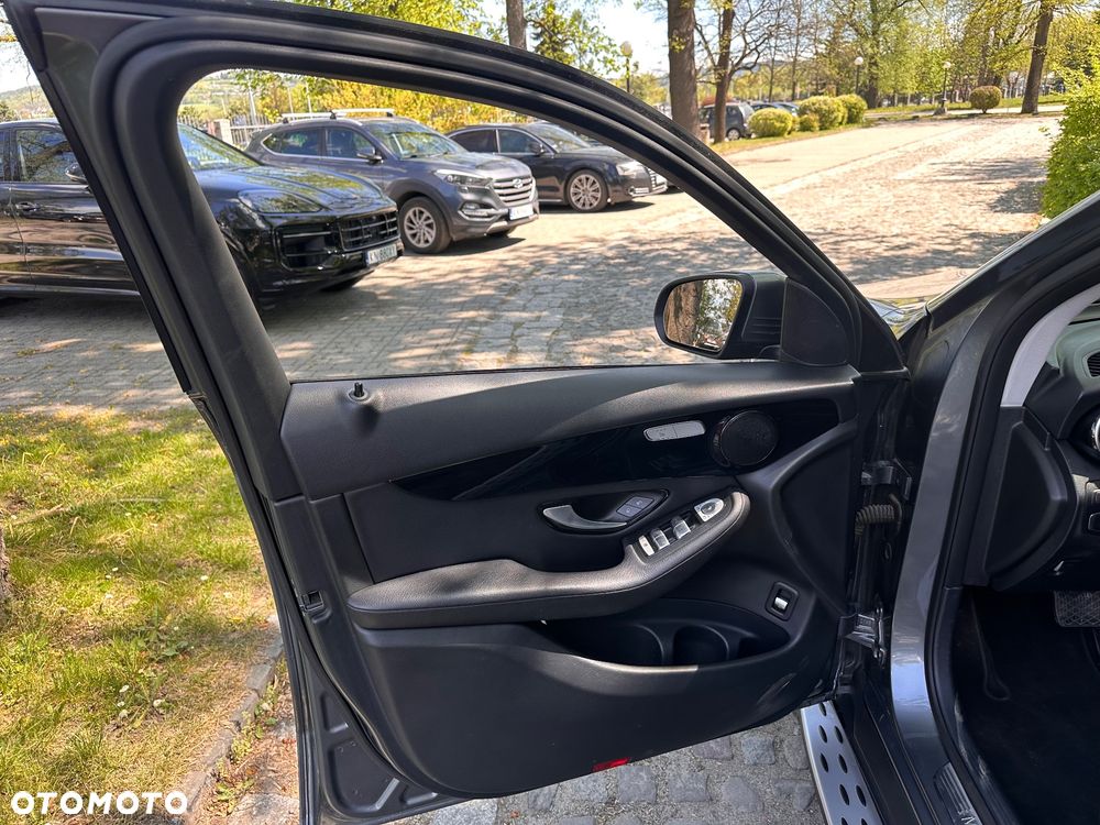 Mercedes-Benz GLC - 13
