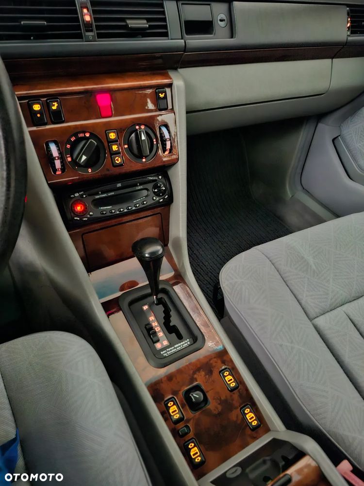 Mercedes-Benz W124 (1984-1993) - 37