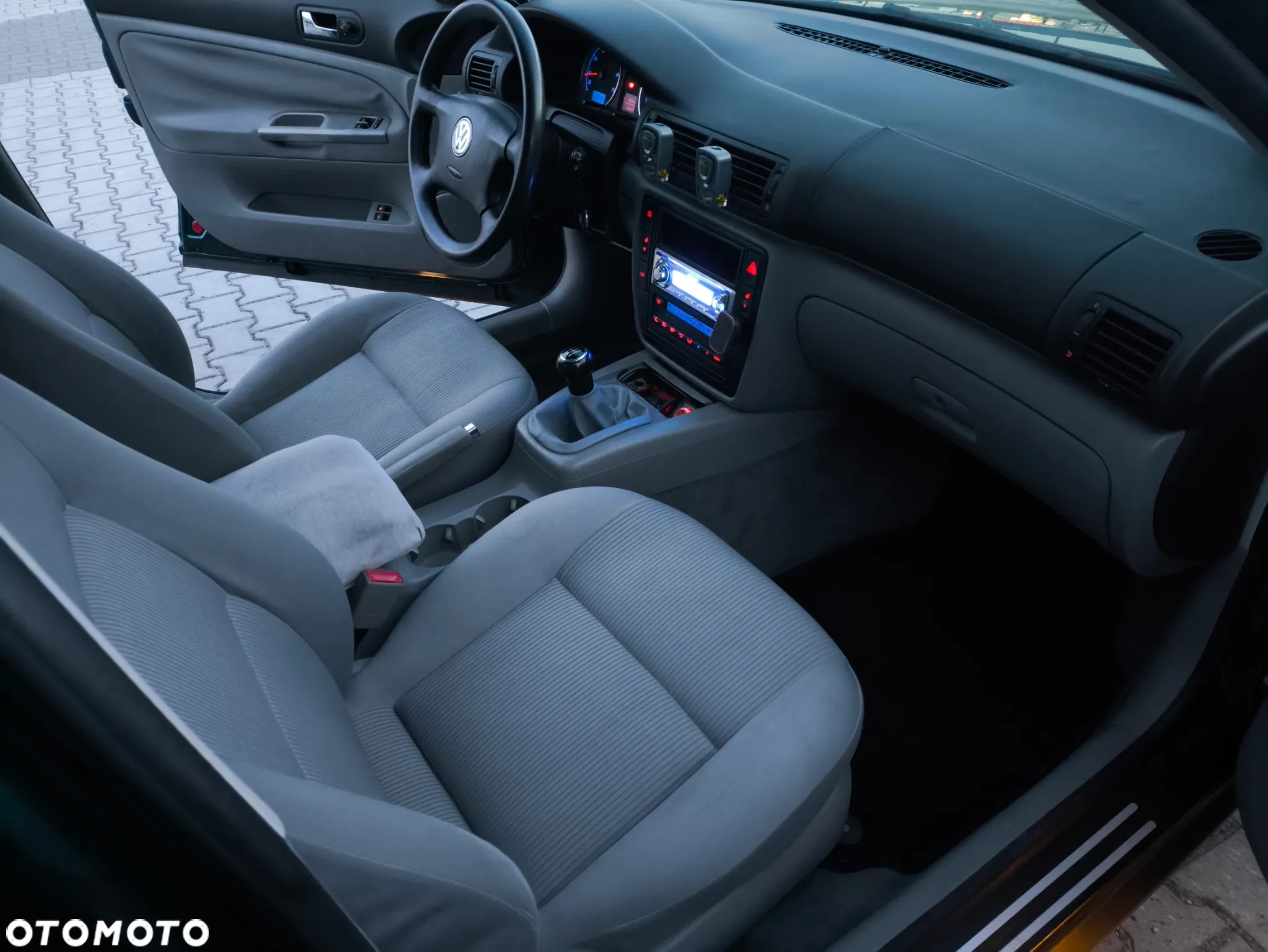Volkswagen Passat 1.6 Comfortline - 18