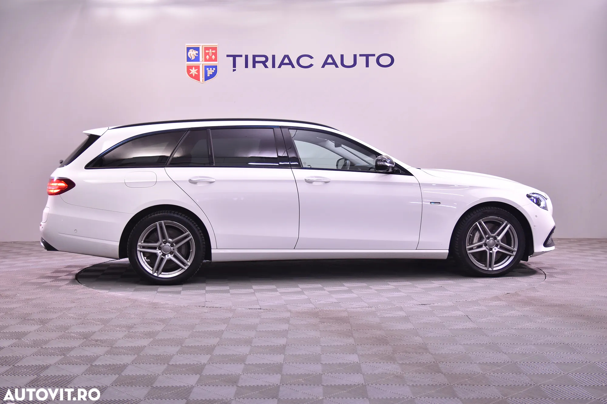 Mercedes-Benz E 300 Hybrid de T-Modell Aut. - 6