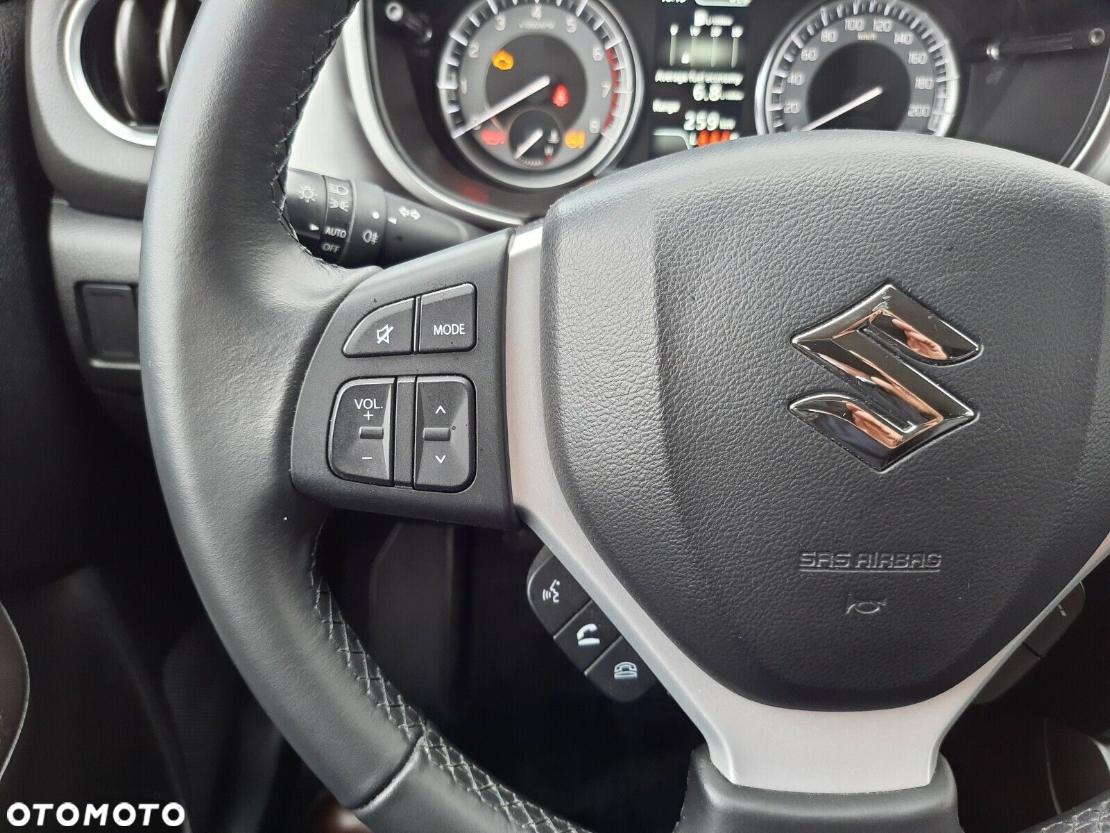 Suzuki Vitara 1.4 Boosterjet mHEV Premium 2WD - 15