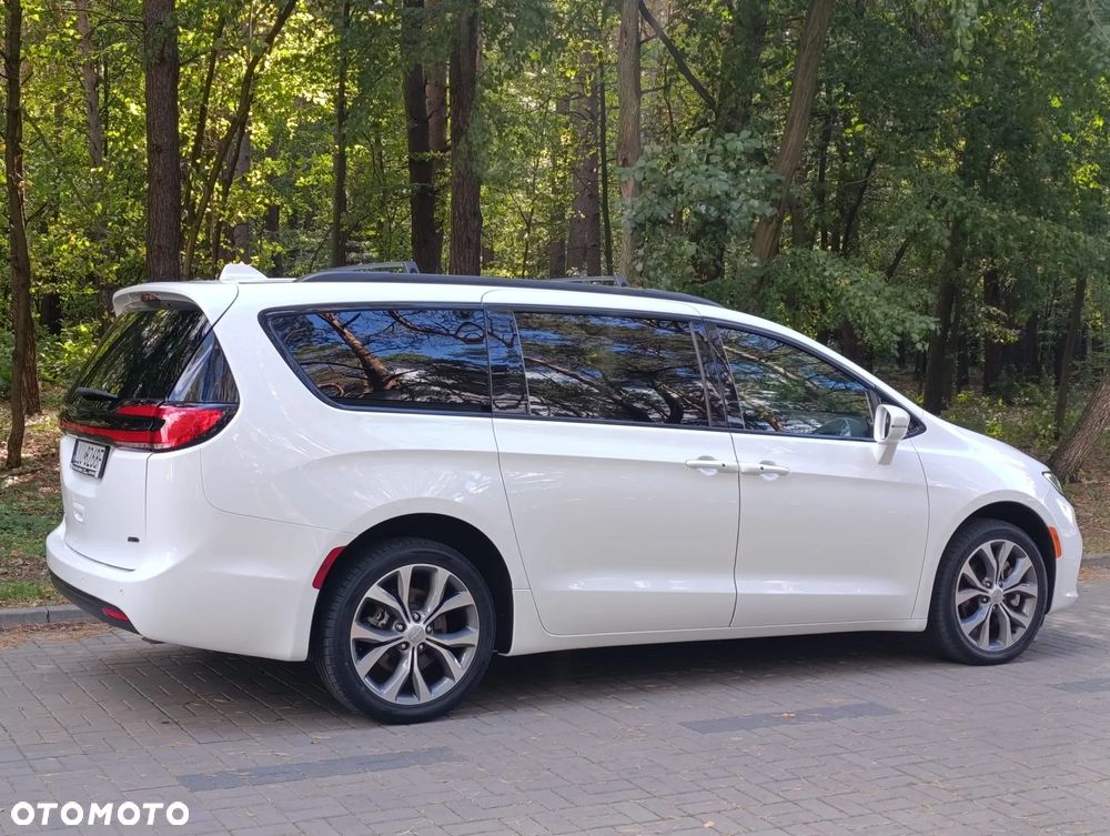 Chrysler Pacifica - 5