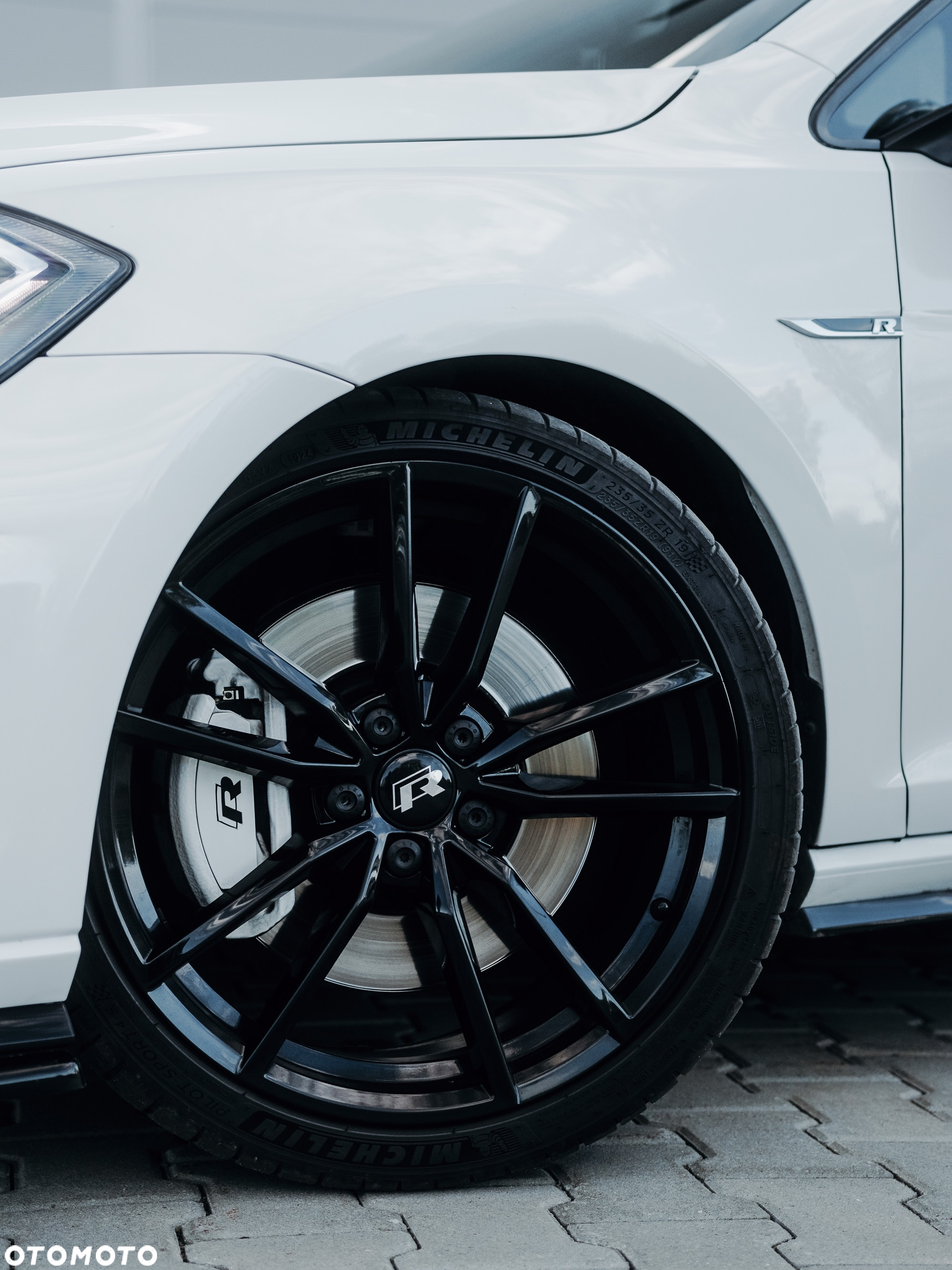 Volkswagen Golf R 4Motion (BlueMotion Technology) DSG - 25