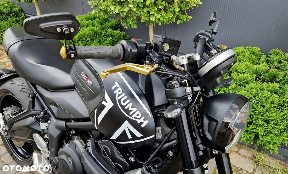 Triumph Trident - 16