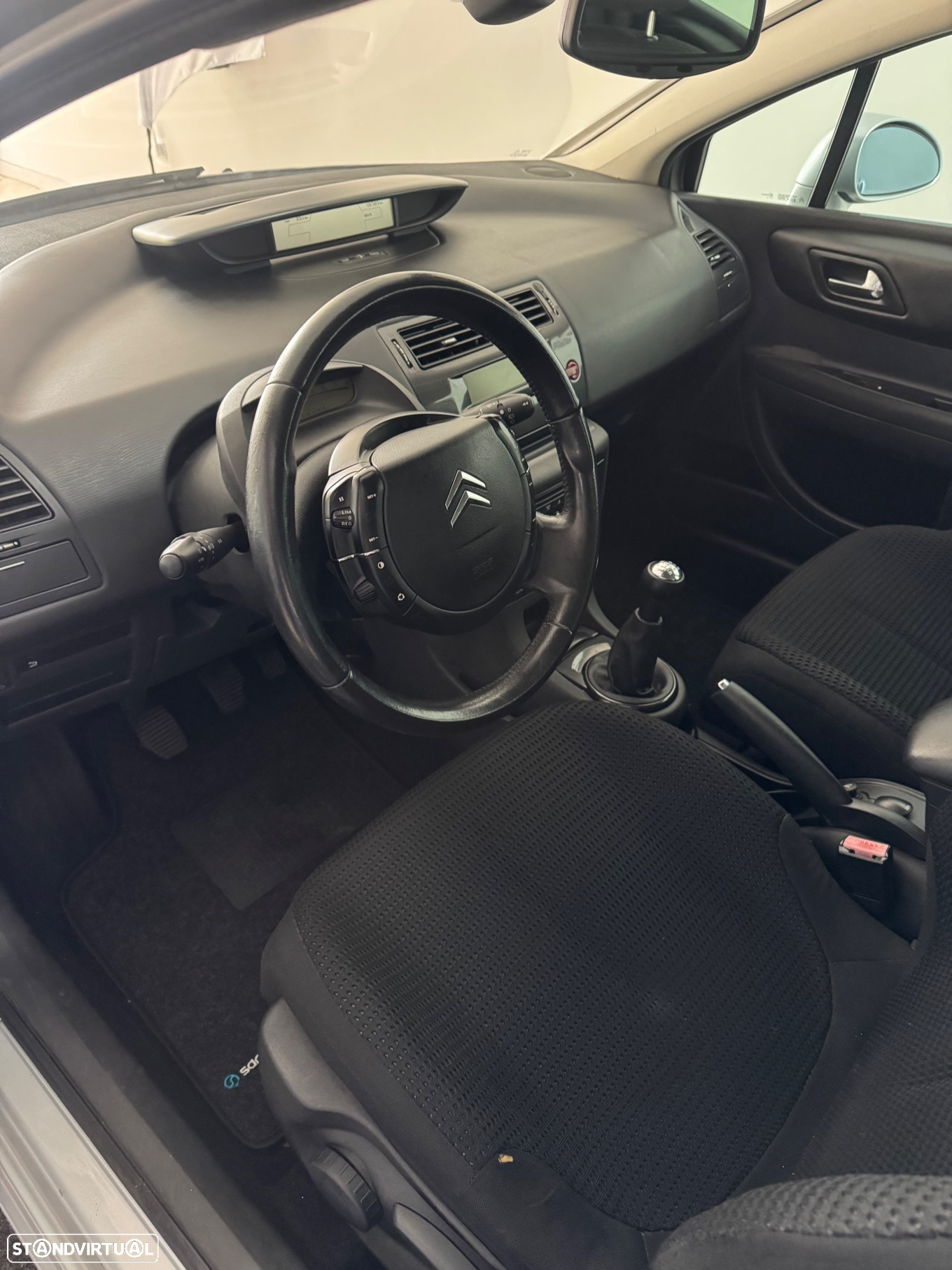 Citroën C4 1.4 16V SX - 17