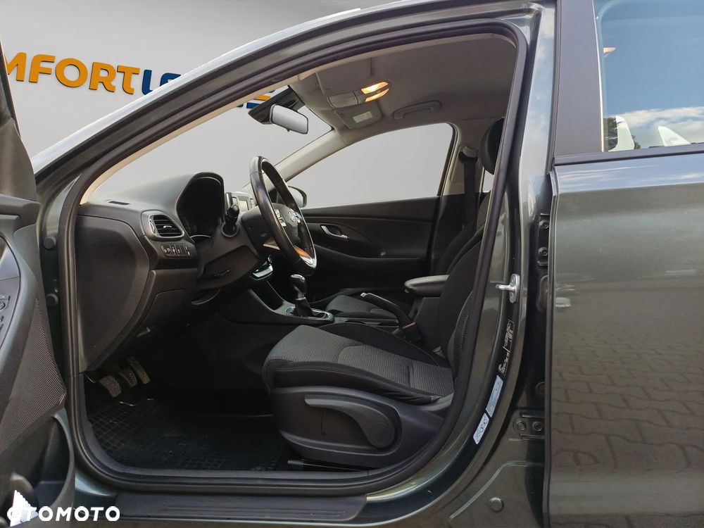 Hyundai i30 1.5 DPI Classic + - 20