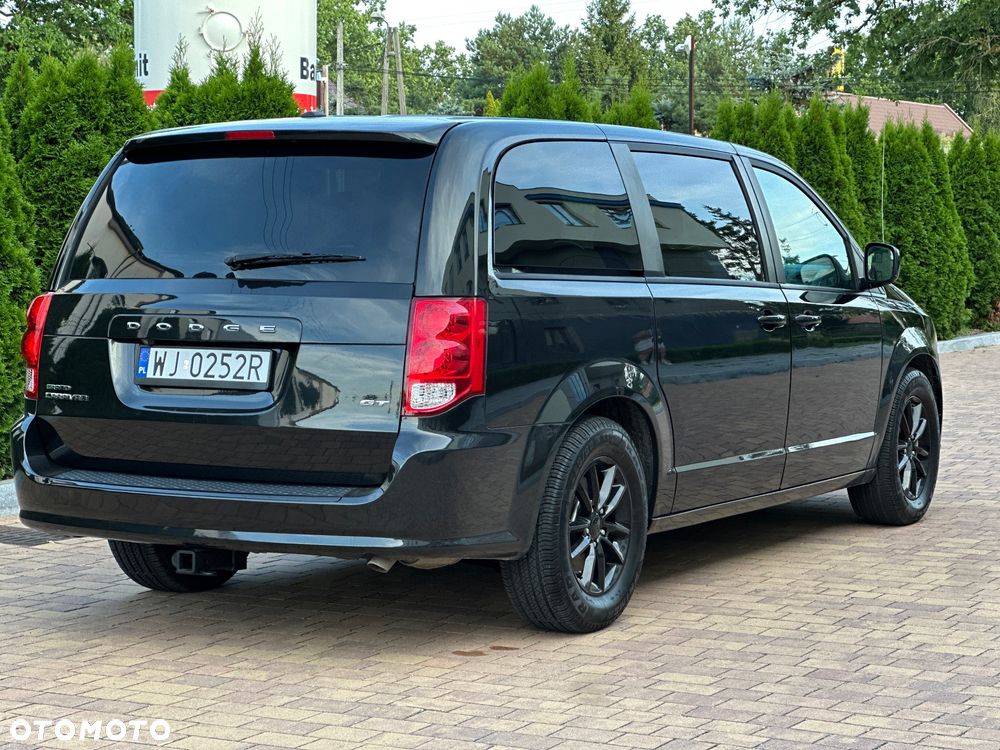 Dodge Grand Caravan 3.6 R/T - 8