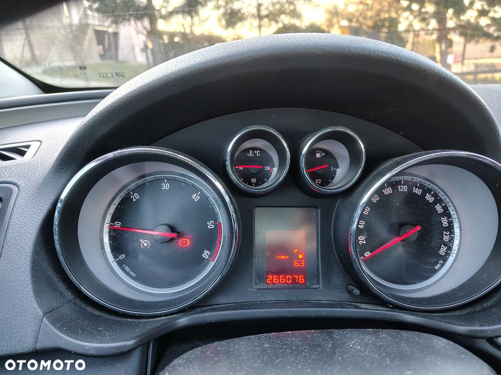 Opel Insignia 2.0 CDTI - 10