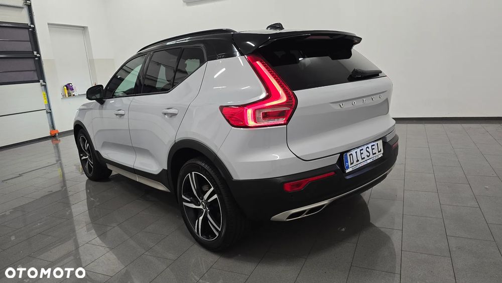 Volvo XC 40 D3 SCR R-Design - 4
