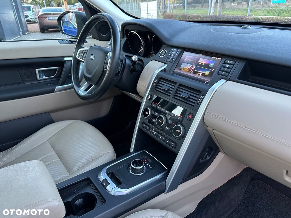 Land Rover Discovery Sport - 24