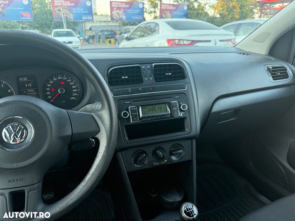 Volkswagen Polo 1.2 Attractive - 18