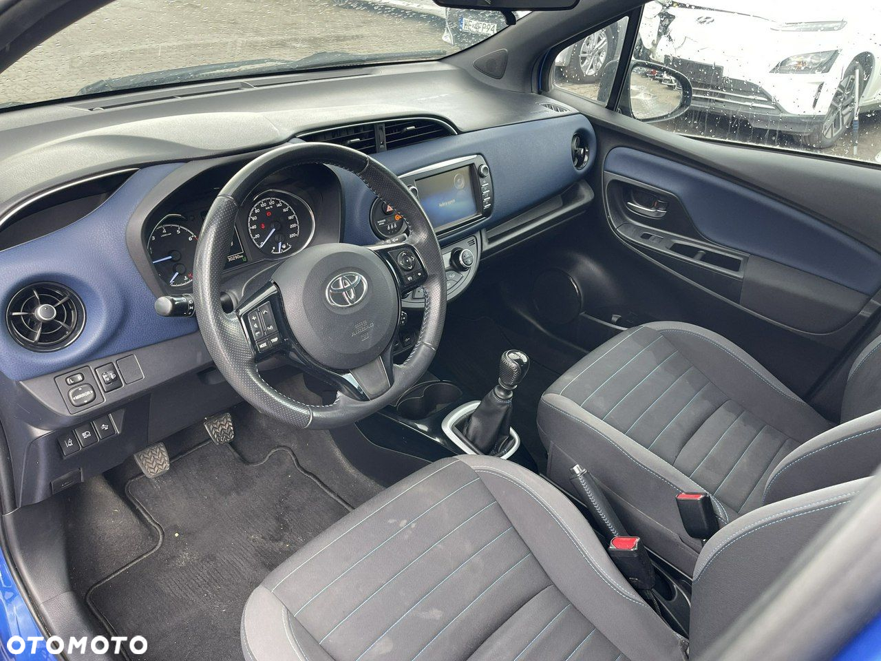 Toyota Yaris 1.5 Premium - 6