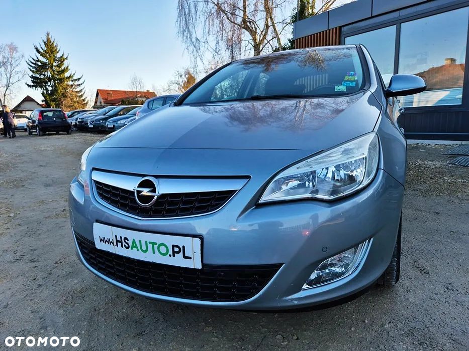 Opel Astra 1.4 Turbo Exklusiv - 1