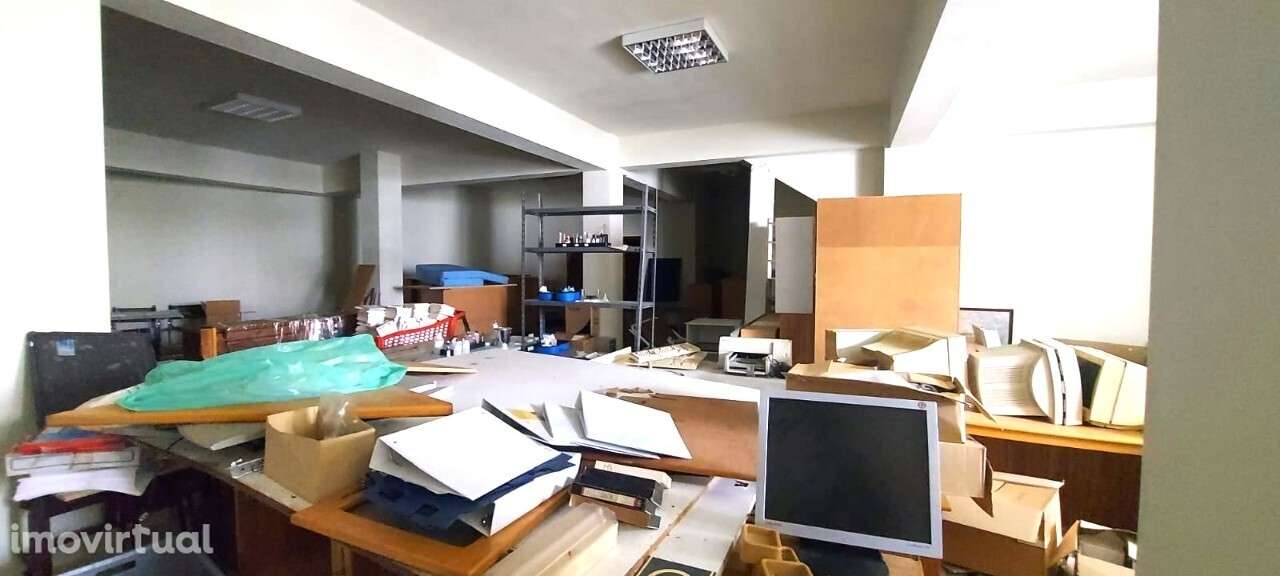 Moradia T3 de cave, rés-do-chão e 1.º andar em Ladoeiro - Grande imagem: 5/5