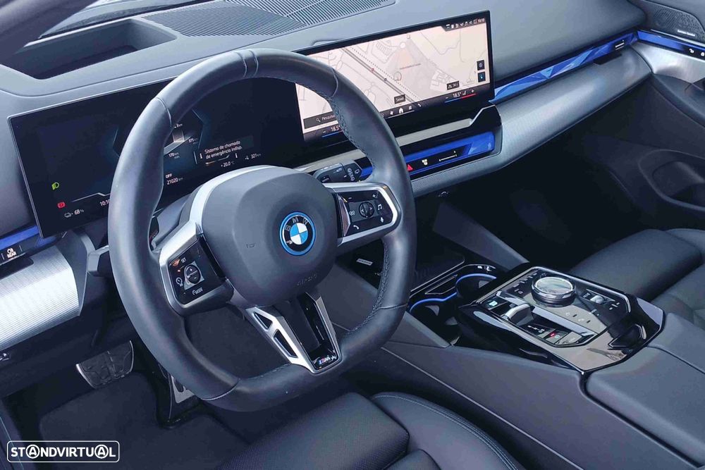BMW i5 Touring eDrive40 - 11