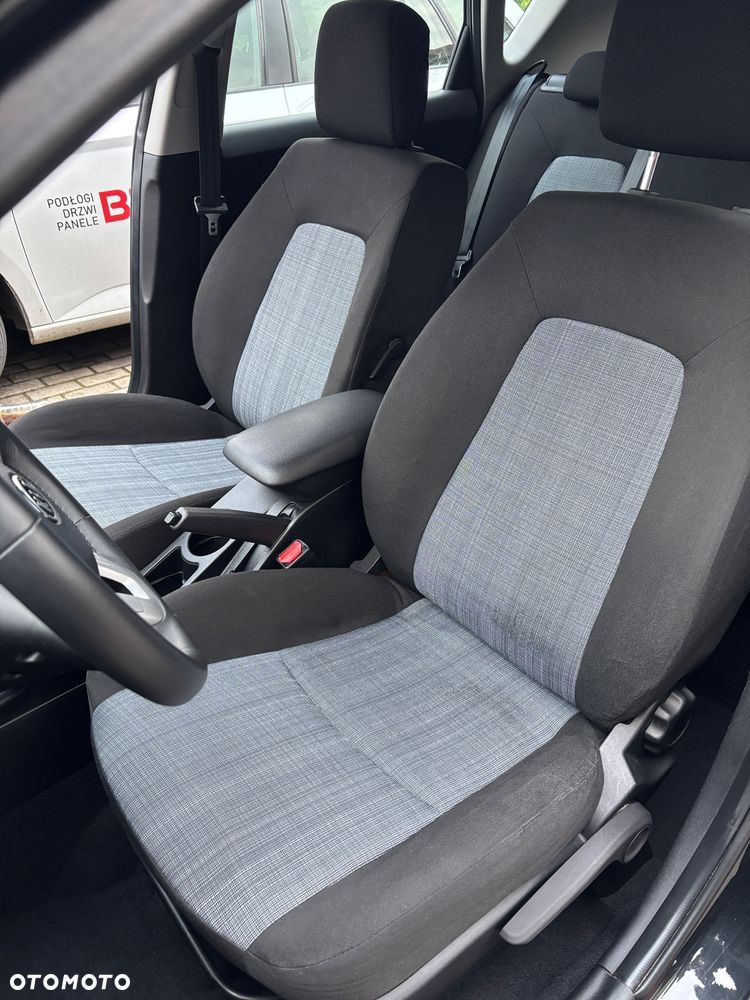 Kia Ceed - 16