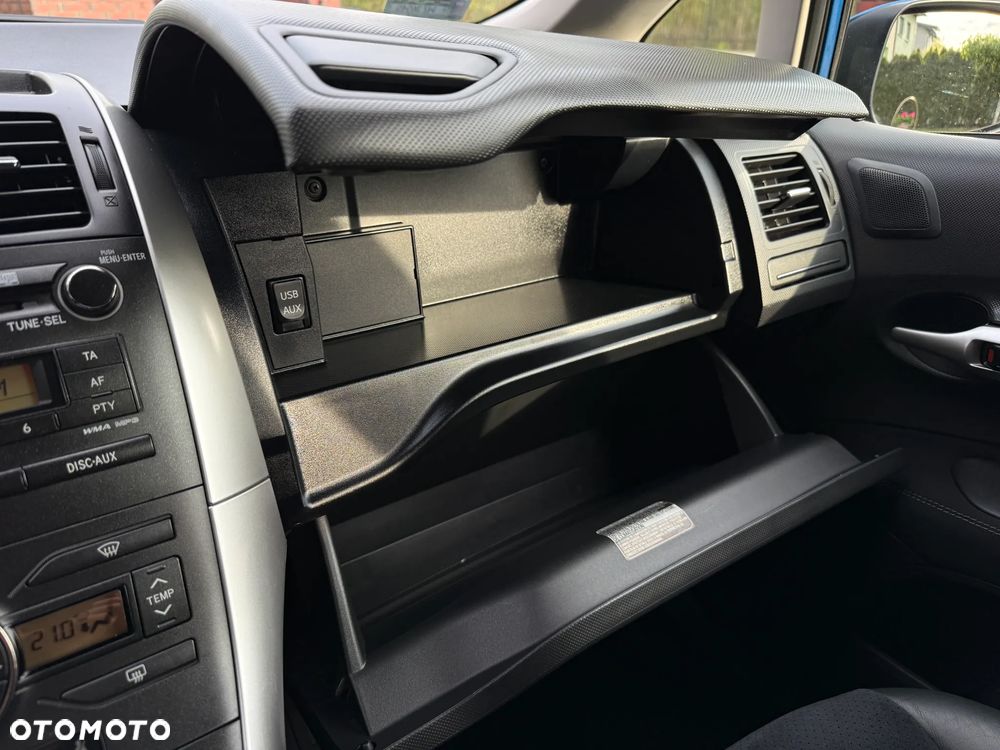 Toyota Auris 1.6 Dynamic - 36