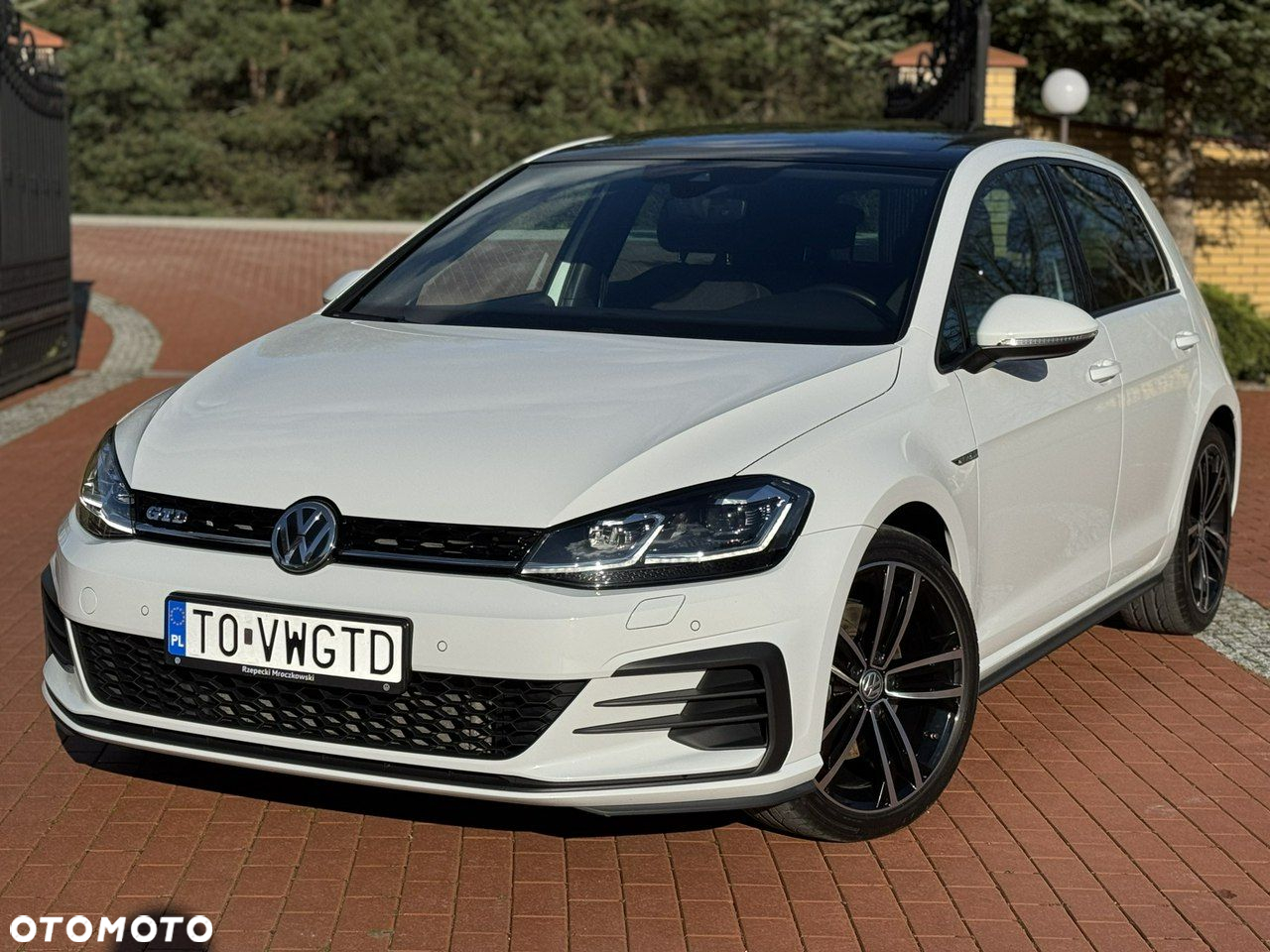 Volkswagen Golf - 3