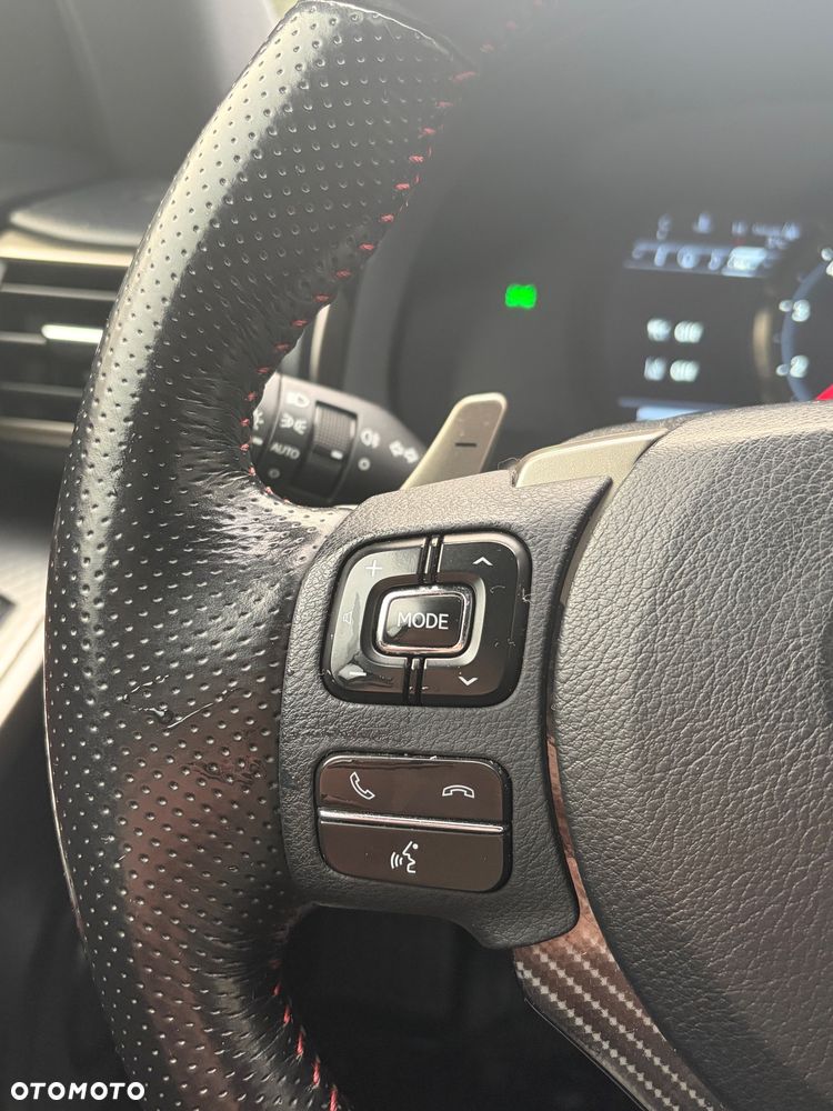 Lexus IS 300h F Sport - 15