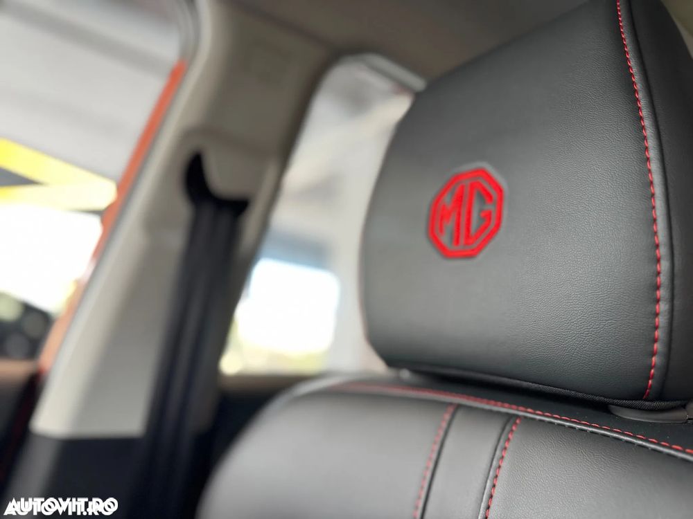 MG ZS - 13