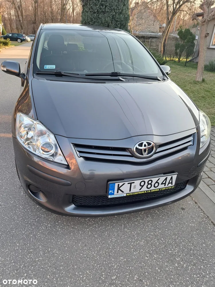Toyota Auris - 2