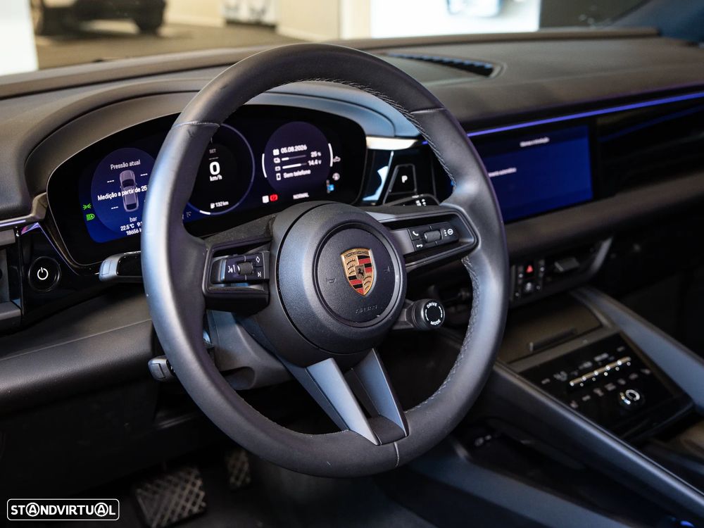 Porsche Macan Electric 4 - 25