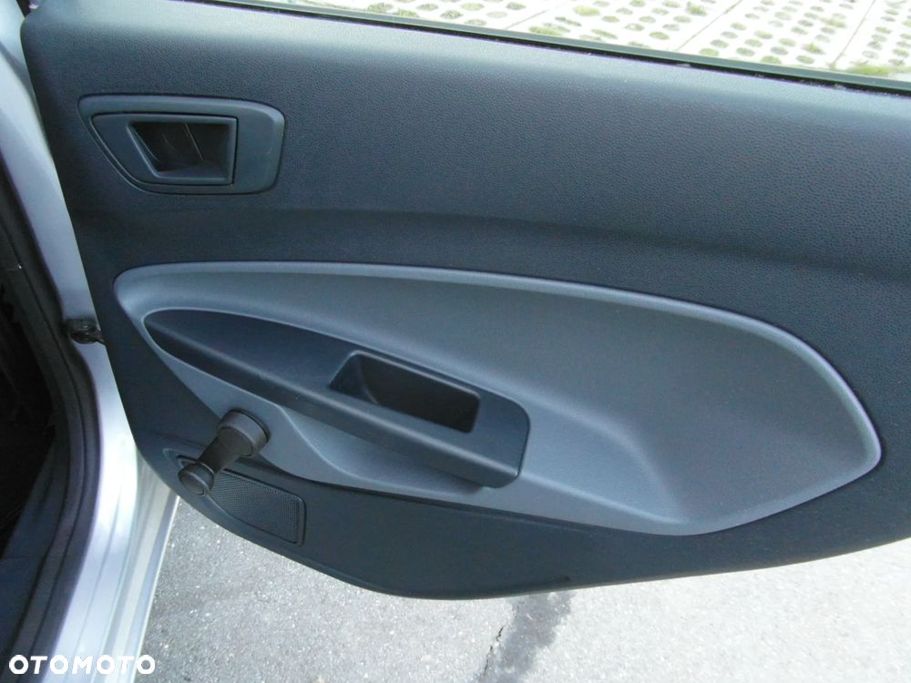 Ford Fiesta 1.25 Celebration - 34