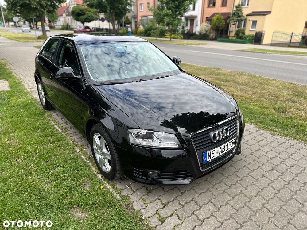 Audi A3 3-drzwiowe 1.6 Ambiente - 2
