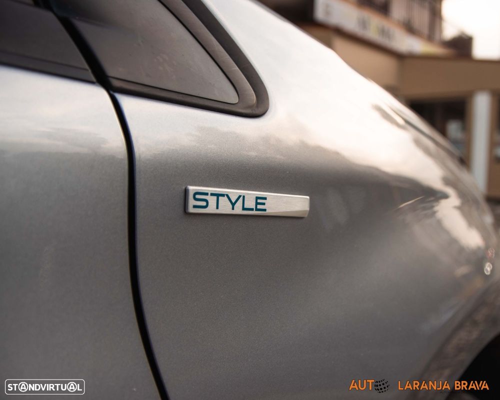 Peugeot 2008 1.2 PureTech Style - 12