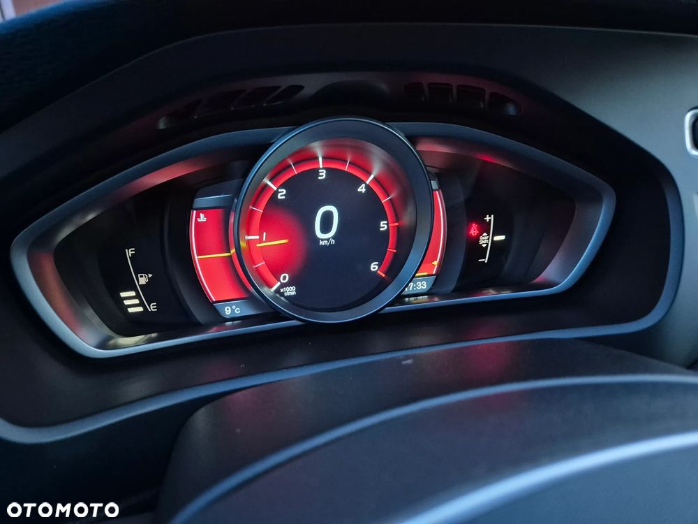 Volvo V40 D2 Momentum - 17