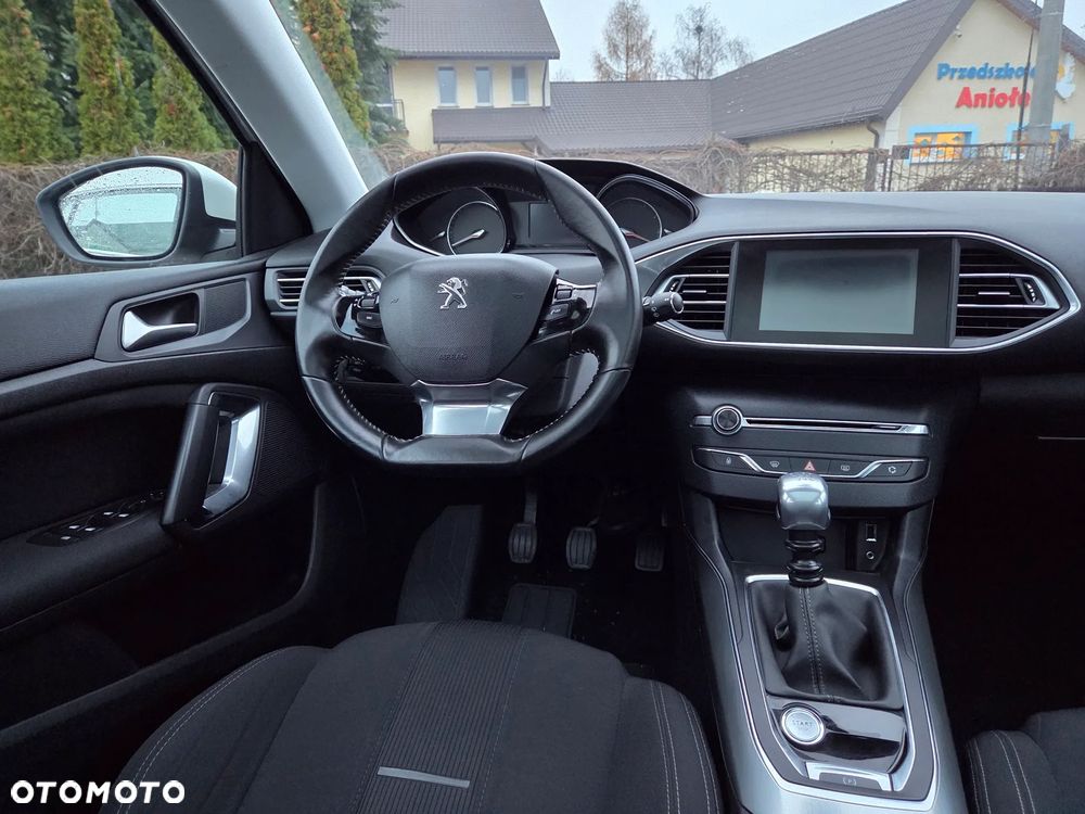 Peugeot 308 125 THP Allure - 7